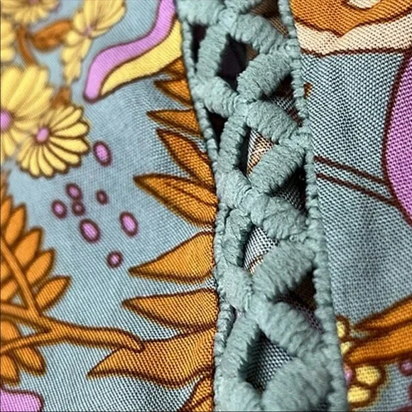 Boho Plus Size Floral Print Lace Trim Long Sleeve Dress - Picture 10 of 10